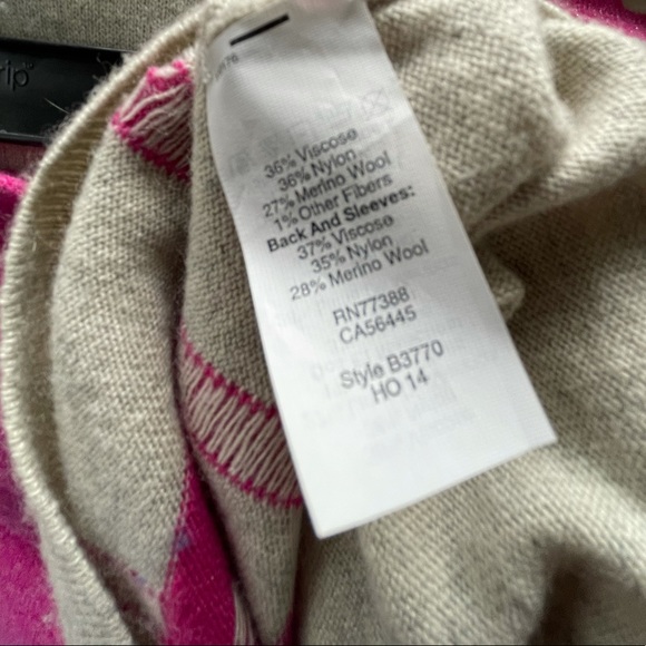 J.Crew Women’s small Beautiful bright pink/light tan merino wool blend sweater - Picture 7 of 7